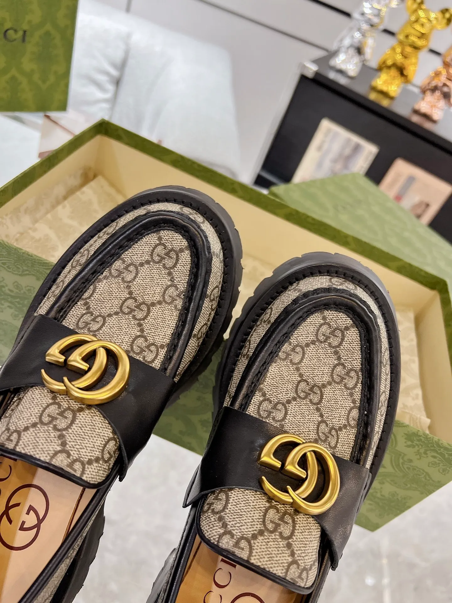 👟👟Ex-factory price 560👟👟 Male +10 Gucci Gucci 2023 early spring new product! The original version is developed into a higher version. Both men and women have open edge beads to ensure consistent quality. Size: 35-41# for women and 39-45# for men.